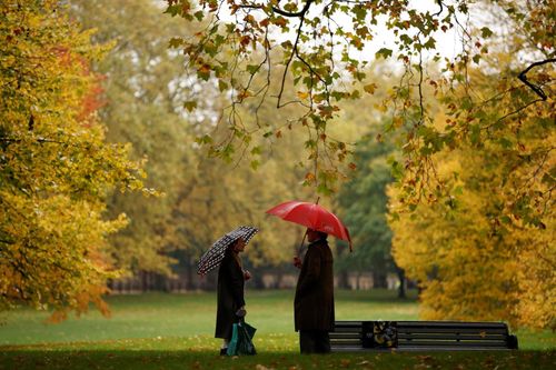 5 tiểu thuyết tình yêu đáng đọc mùa thu này