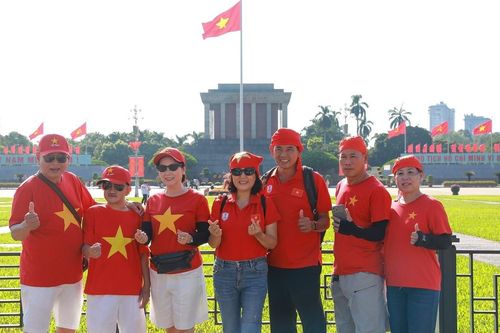 Quảng trường Ba Đình đỏ rộn ràng ngày Quốc khánh