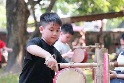 Người dân xúc động, háo hức khi được miễn phí thăm quan di tích dịp 2/9