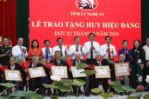 Dù ở bất kỳ cương vị nào, các đảng viên lão thành vẫn luôn giữ vững lập trường, gương mẫu về đạo đức, lối sống
