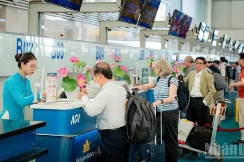 Nội Bài phục vụ gần 700 chuyến bay, 120 nghìn lượt khách