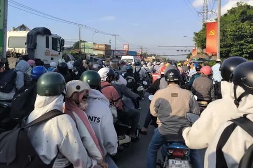 Cửa ngõ miền Tây về TPHCM kẹt xe kéo dài trong chiều tối 2-9