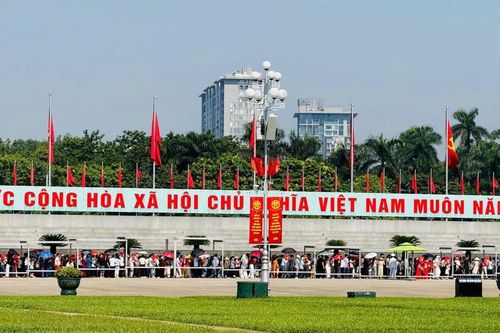 Quốc khánh 2/9: Thăm Lăng Bác, tiếp nối mạch nguồn lịch sử và tình yêu Tổ quốc