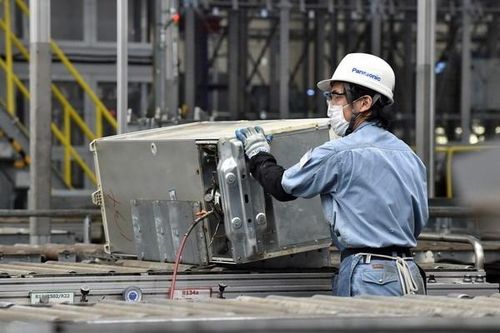 Nhật Bản nới quy định làm thêm giờ trong bối cảnh thiếu lao động