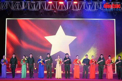 'Hà Nội - Mùa thu độc lập' ngân vang giữa lòng Thủ đô