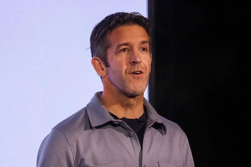 Tân CEO John Ternus hé lộ sự kiện công nghệ lớn và chiến lược phát triển phần cứng Apple