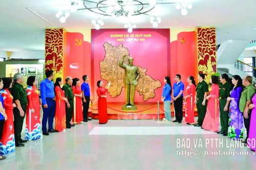 Âm vang ngày độc lập