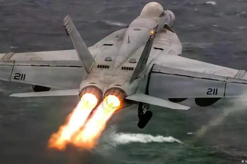 Mỹ tiếp tục không kích Iran, căng thẳng tại eo biển Hormuz leo thang