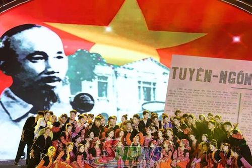 Chương trình nghệ thuật 'Mộc Châu - Tiếng gọi mùa yêu'