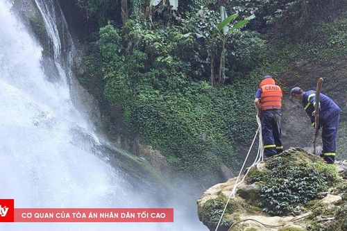 Nỗ lực xuyên đêm tìm du khách mất tích tại thác Khâu Làn - Tuyên Quang
