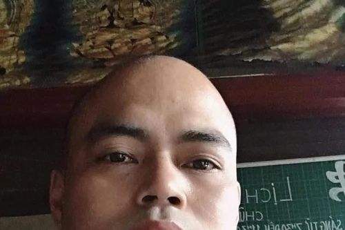 Từ thợ xây trở thành thầy cúng rồi chữa bách bệnh