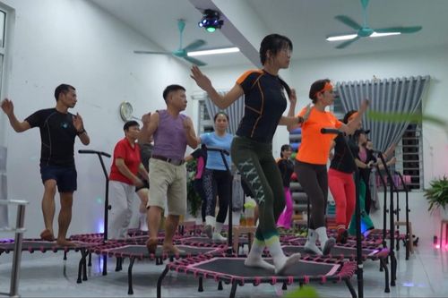 Bật tung năng lượng cùng Trampoline