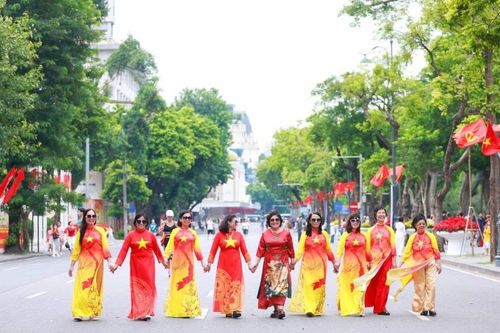 Hà Nội nô nức không khí lễ hội trong ngày Tết Độc lập