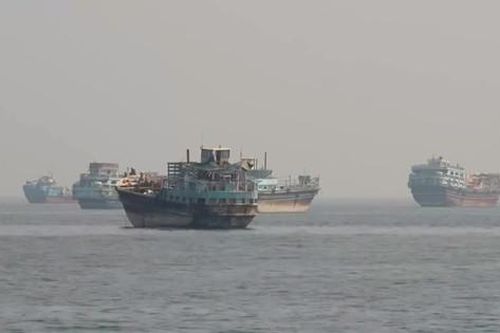 Mỹ tập kích các mục tiêu IRGC, Iran dọa phong tỏa Eo biển Hormuz