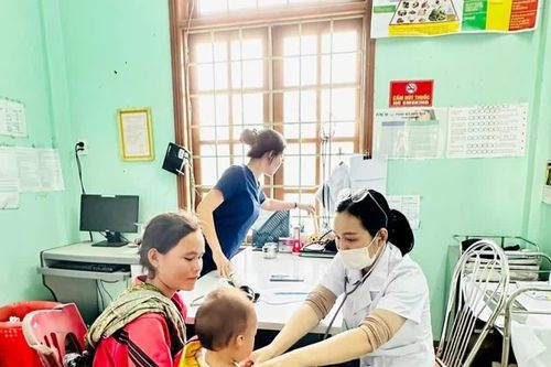 Đề xuất phụ cấp 80% để thu hút nhân lực y tế về vùng khó khăn