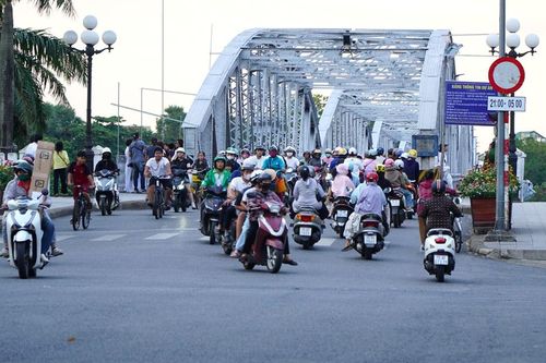 Huế xử lý hơn 1.510 trường hợp vi phạm giao thông qua camera giám sát