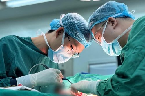 Cảnh báo biến chứng thẩm mỹ dai dẳng sau can thiệp vùng ngực