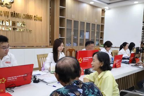 Không để hồ sơ hành chính 'xếp hàng'