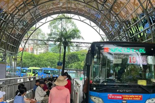 TPHCM tiếp tục hỗ trợ hành khách đi xe buýt