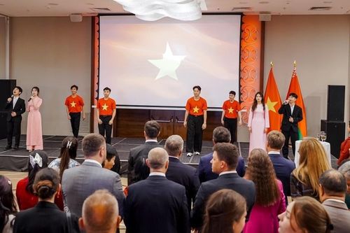 Đại sứ quán Việt Nam tại Belarus chiêu đãi kỷ niệm 81 năm Quốc khánh