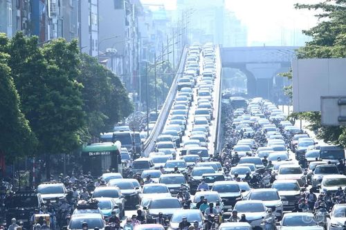 Sáng nay 3/9: Nhiều tuyến đường ở Hà Nội ùn ứ phương tiện