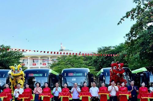 Quảng Ninh chính thức triển khai hệ thống xe buýt điện học đường miễn phí