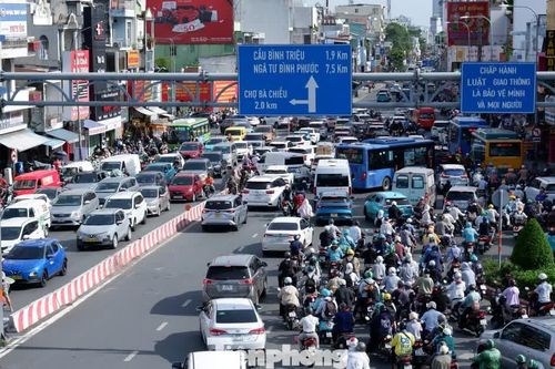 TPHCM ngày đầu sau kỳ nghỉ lễ: Giao thông hướng nội đô tăng chóng mặt