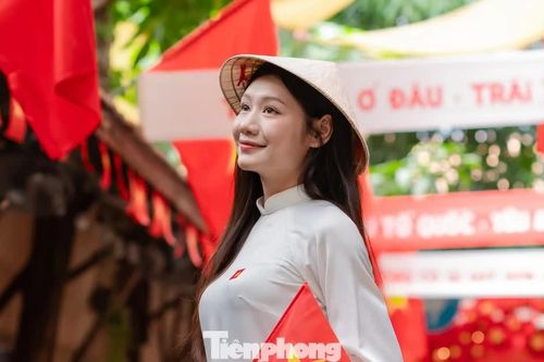 Người Đà Nẵng check-in những góc cờ hoa rực rỡ dịp Quốc khánh
