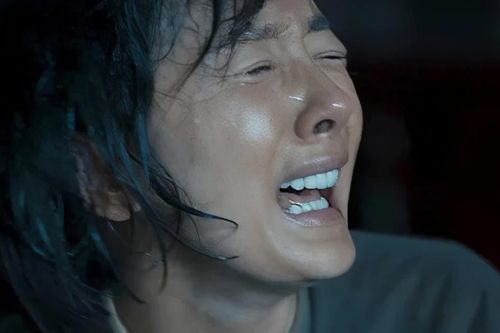 'Gầy trơ xương, miệng đầy răng sứ' - thẩm mỹ méo mó trong ngành giải trí Trung Quốc