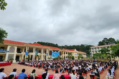 Tỉnh Điện Biên báo cáo gì với Thủ tướng việc hiệu trưởng kêu gọi ủng hộ gạo, gas?