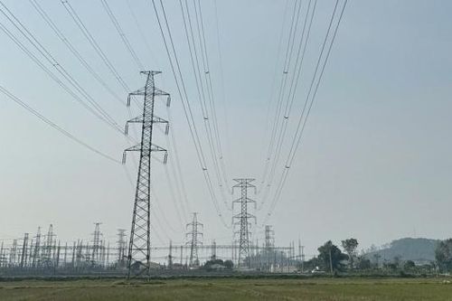 Việt Nam nhập khẩu hơn 7,2 tỷ kWh điện trong 7 tháng