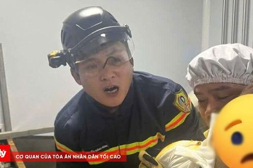 Người phụ nữ bị kẹt tay vào máy trộn dược liệu