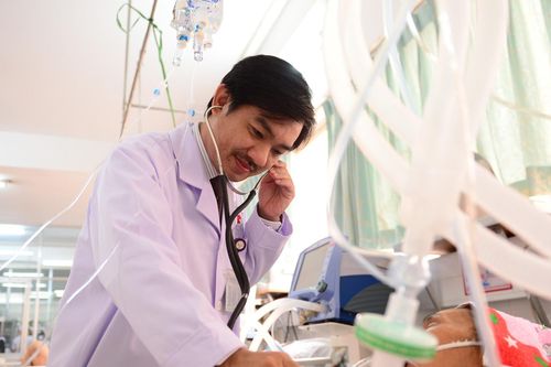 PGS Nguyễn Huy Thắng: 20 phút cấp cứu thay đổi cuộc đời bệnh nhân đột quỵ