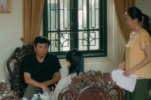 'Đội bóng nữ làng Xuân' tập 1: Bố hiệu trưởng tức giận vì con gái bỏ đại học vì bóng đá
