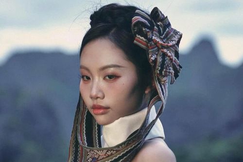 Ca sĩ Phương Mỹ Chi lên tiếng về tranh cãi trang phục