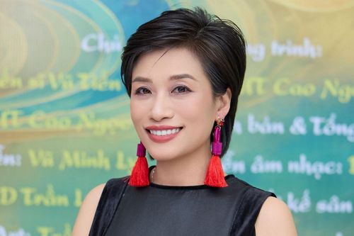 NSND Trần Ly Ly trở lại sau khi vừa bảo vệ tiến sĩ