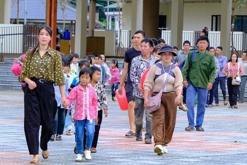 Vùng cao năm học mới: Sửa trường sau lũ, bổ sung giáo viên, đón học sinh