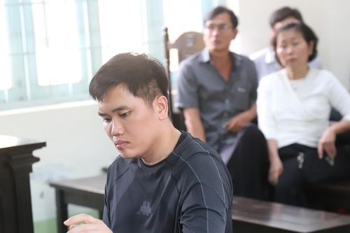 Mở lại phiên tòa xét xử tài xế tông tử vong nữ sinh ở Vĩnh Long