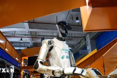 Tỷ phú Elon Musk dự báo thế giới có 1 tỷ robot hình người trong 10 năm tới