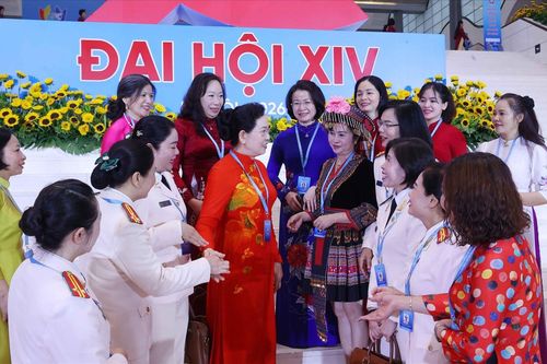 Tổ chức 'Tháng nghe phụ nữ nói' vào tháng 10 hàng năm