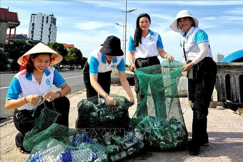 Hình thành, lan tỏa lối sống xanh, tiêu dùng xanh, thân thiện với môi trường