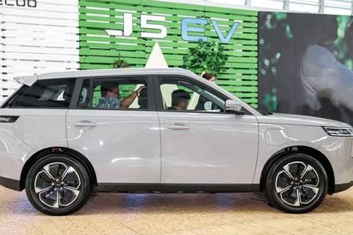 Xe điện hạng B mạnh 211 mã lực, phạm vi hoạt động 402km, giá gần 770 triệu đồng