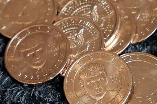 Đồng xu in hình ông Trump vừa mở bán đã “cháy hàng” chỉ sau vài giờ