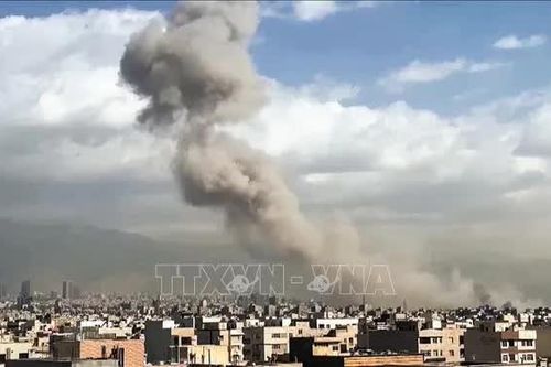 Hơn 100 người Iran thương vong do không kích
