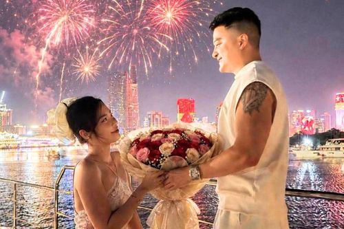 Chị gái Nam Em được nam ca sĩ 41 tuổi công khai bày tỏ