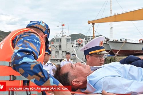 32 ngư dân gặp nạn trở về đất liền an toàn