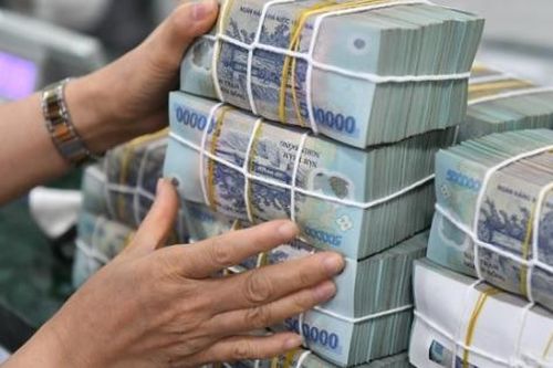 Thu ngân sách tăng 16%, vượt 2 triệu tỷ đồng sau 8 tháng