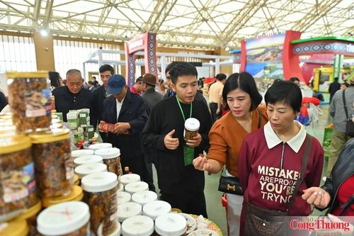 CPI 8 tháng tăng 4,45%, thị trường hàng hóa duy trì ổn định