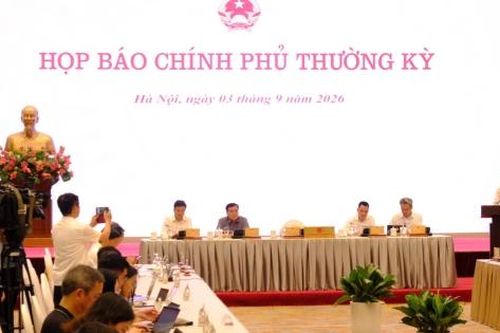 Họp báo Chính phủ: Kim ngạch xuất nhập khẩu 8 tháng đạt mức kỷ lục