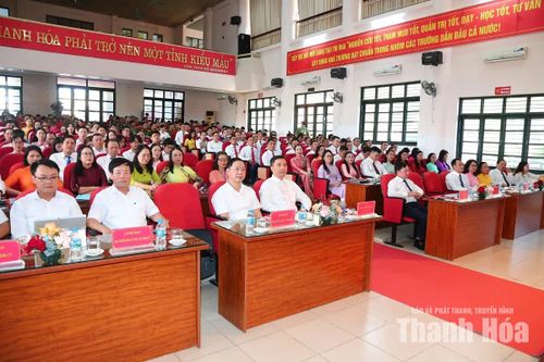 Khai giảng các lớp trung cấp lý luận chính trị hệ tập trung